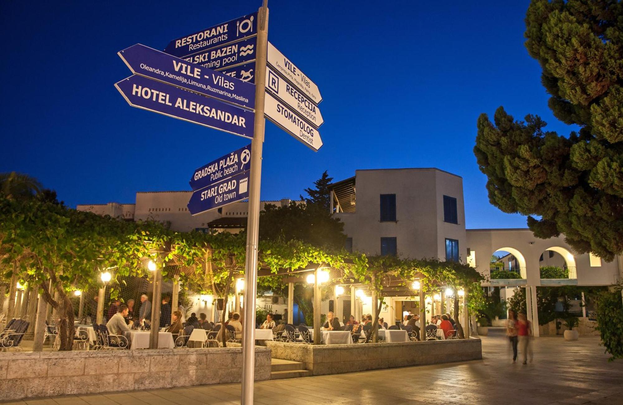 Hotel Slovenska Plaza Standard Budva Buitenkant foto