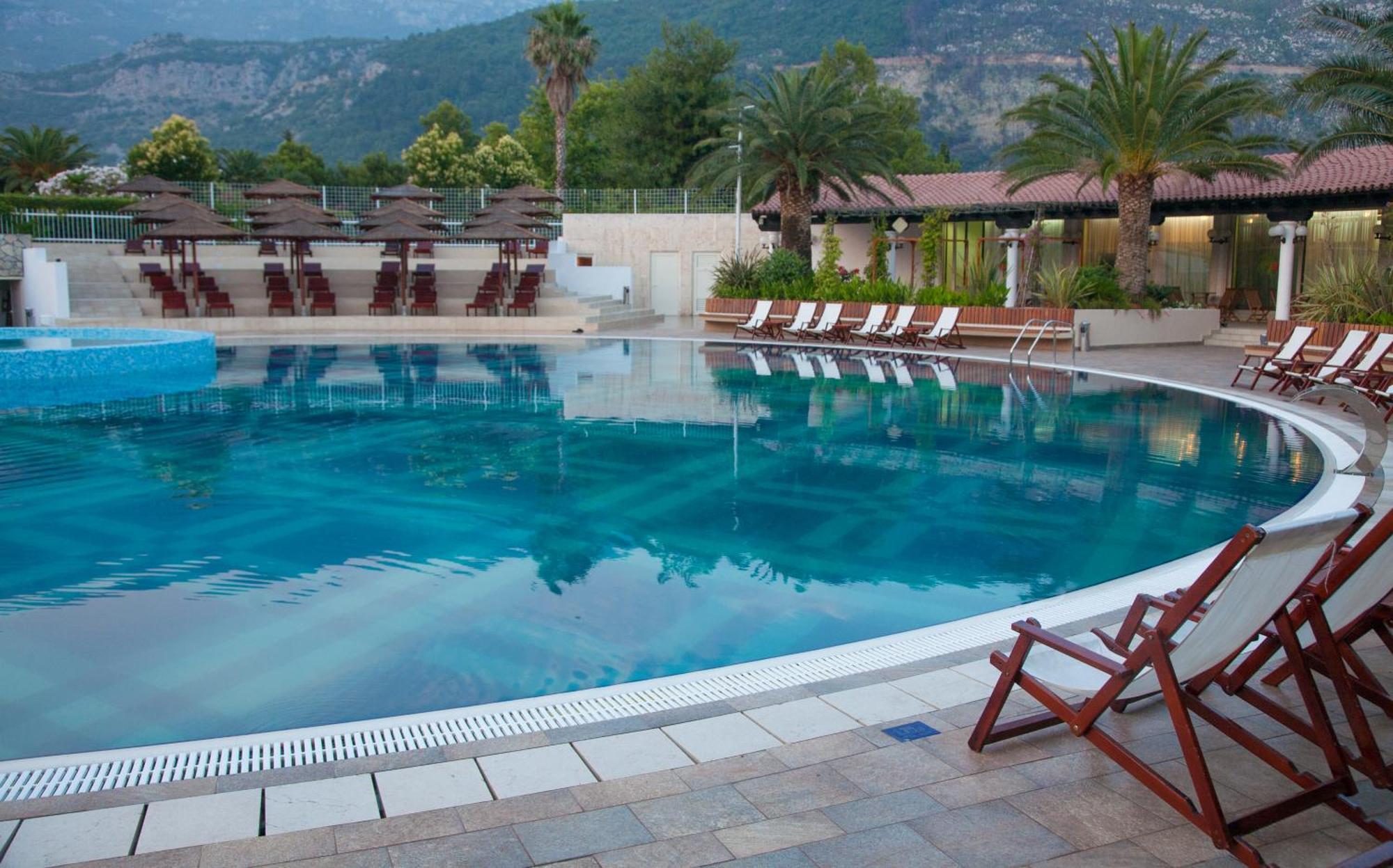 Hotel Slovenska Plaza Standard Budva Buitenkant foto