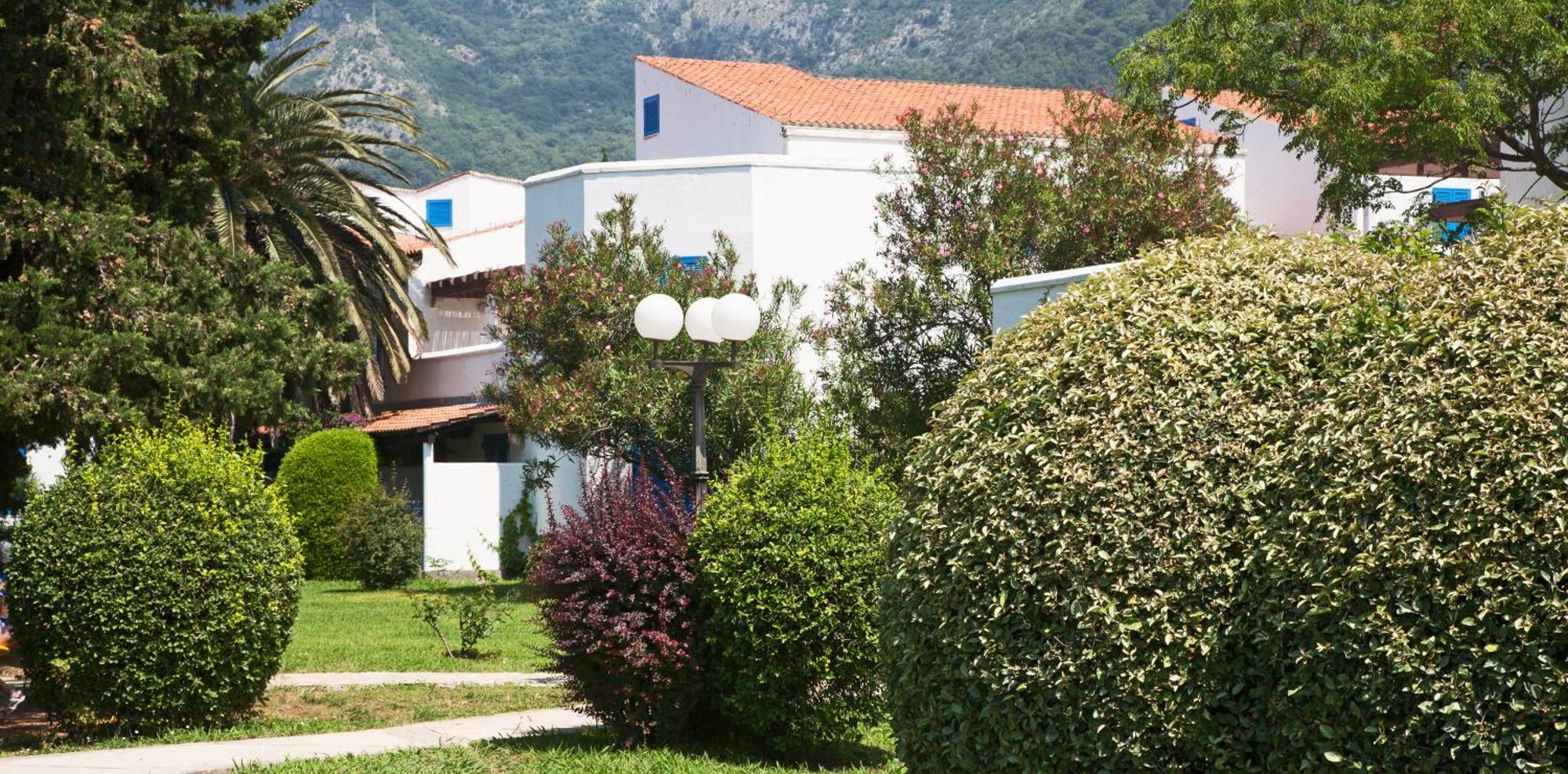 Hotel Slovenska Plaza Standard Budva Buitenkant foto