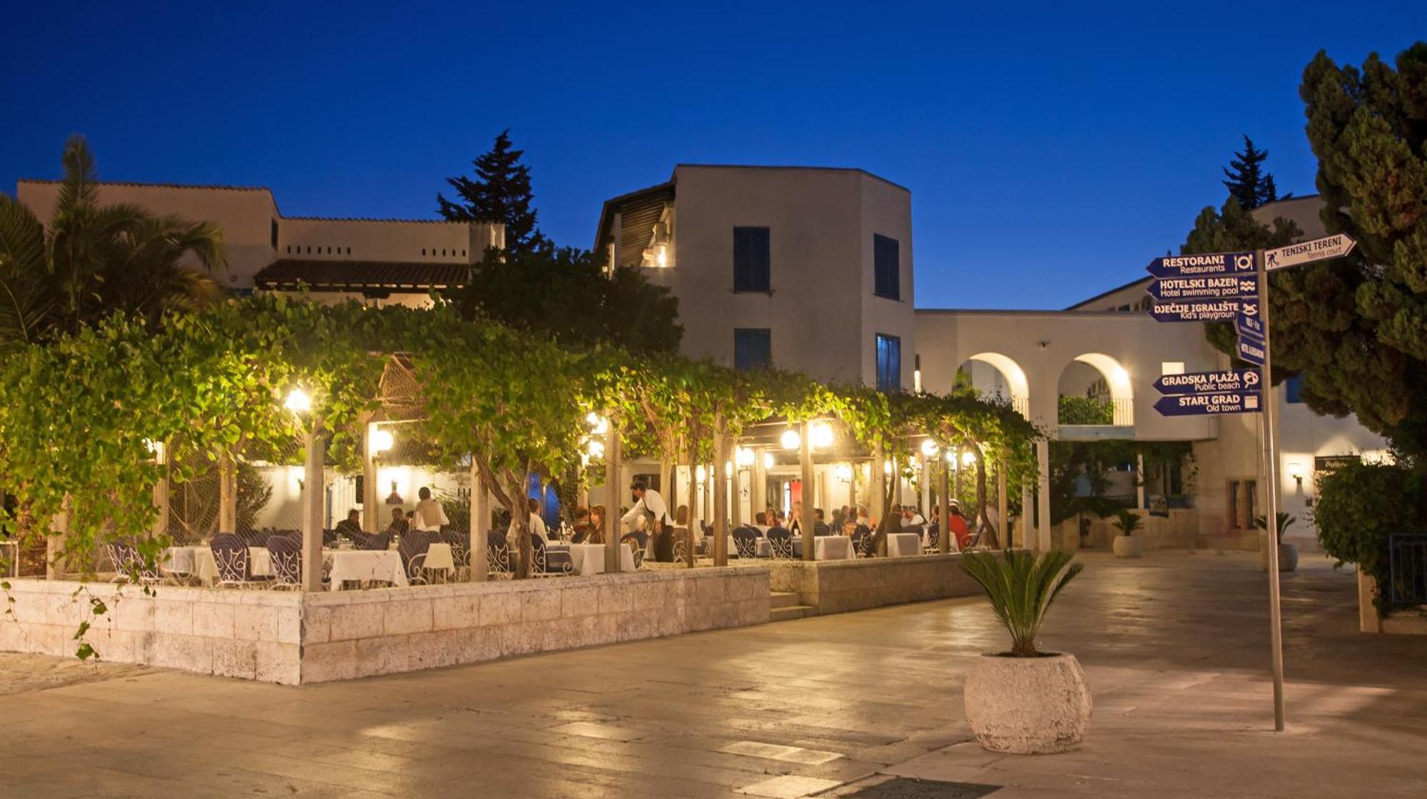 Hotel Slovenska Plaza Standard Budva Buitenkant foto
