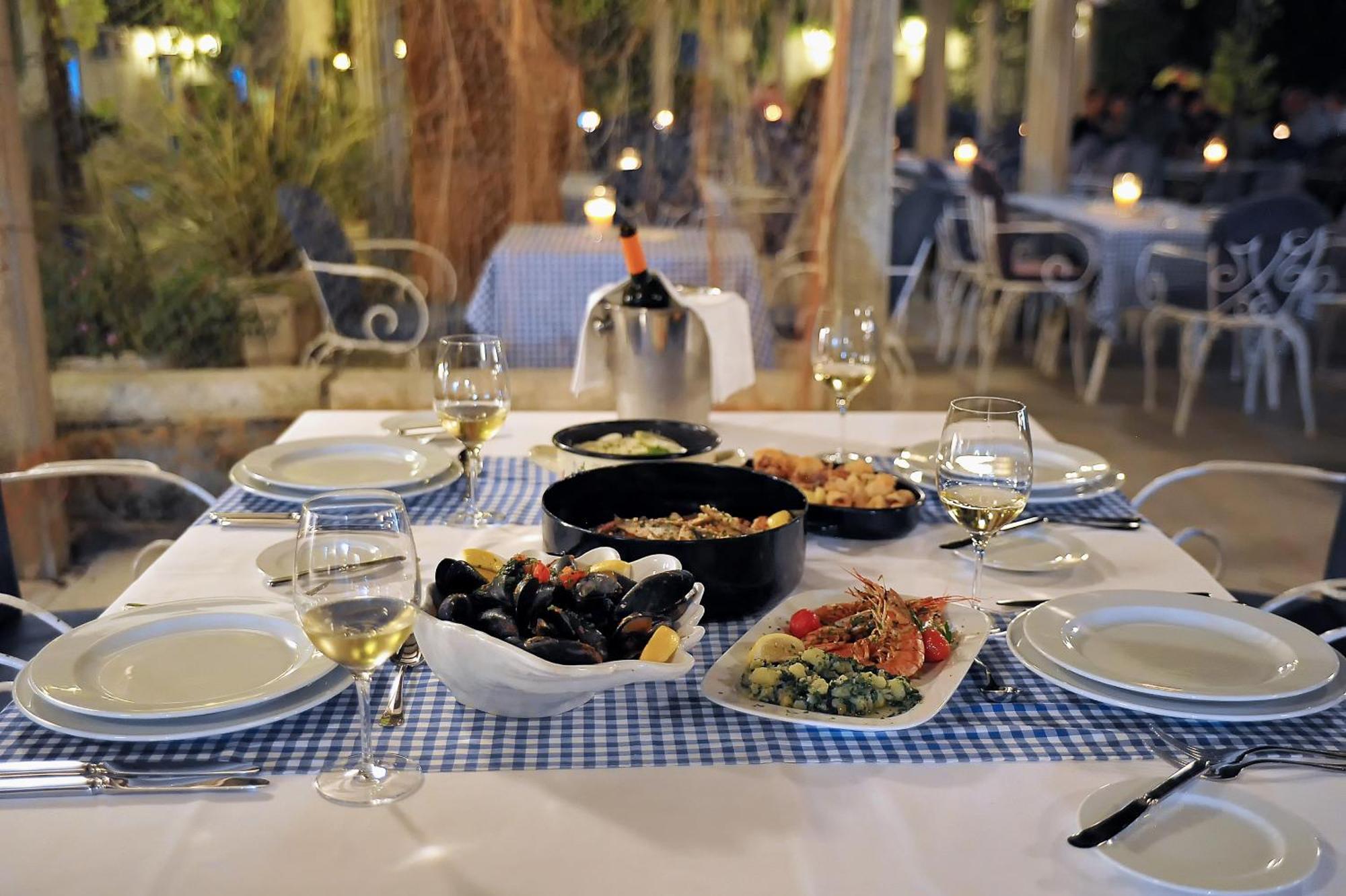 Hotel Slovenska Plaza Standard Budva Buitenkant foto