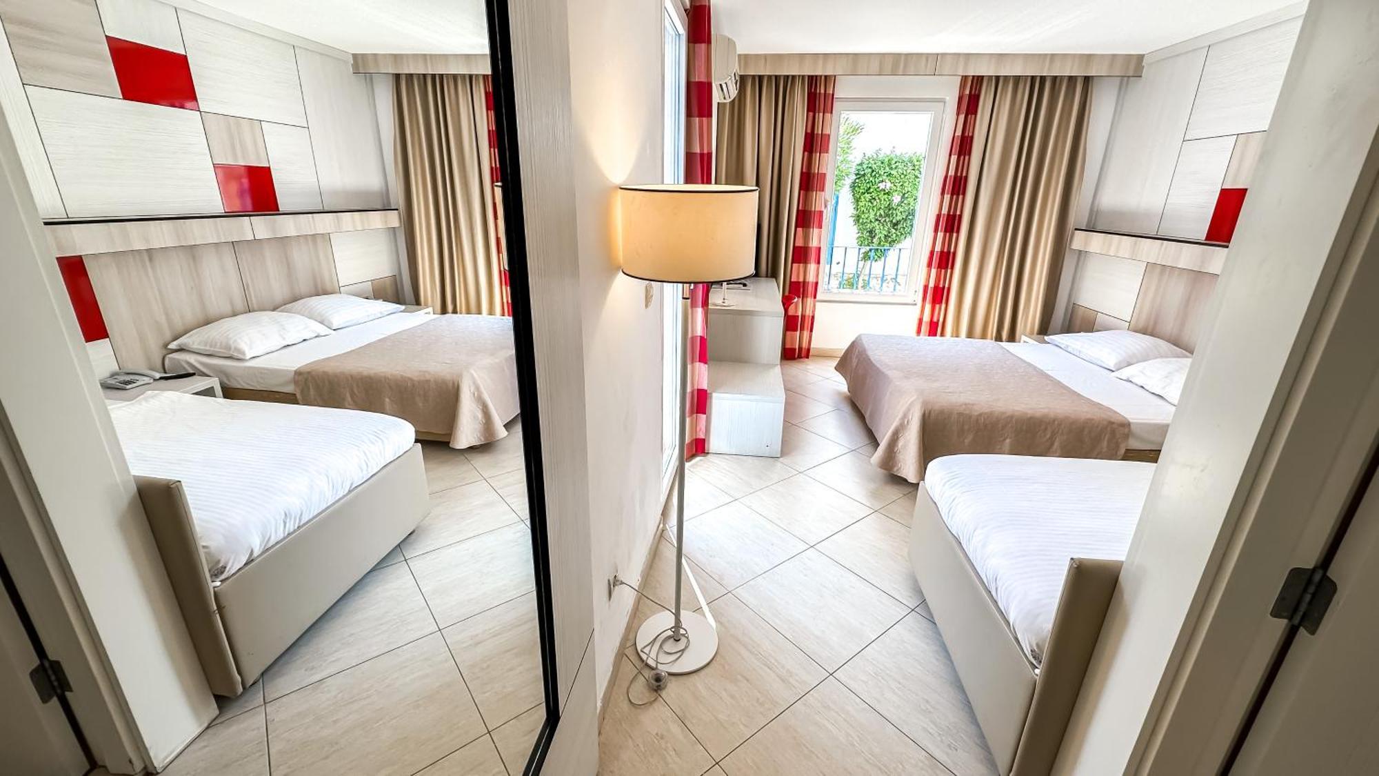 Hotel Slovenska Plaza Standard Budva Buitenkant foto