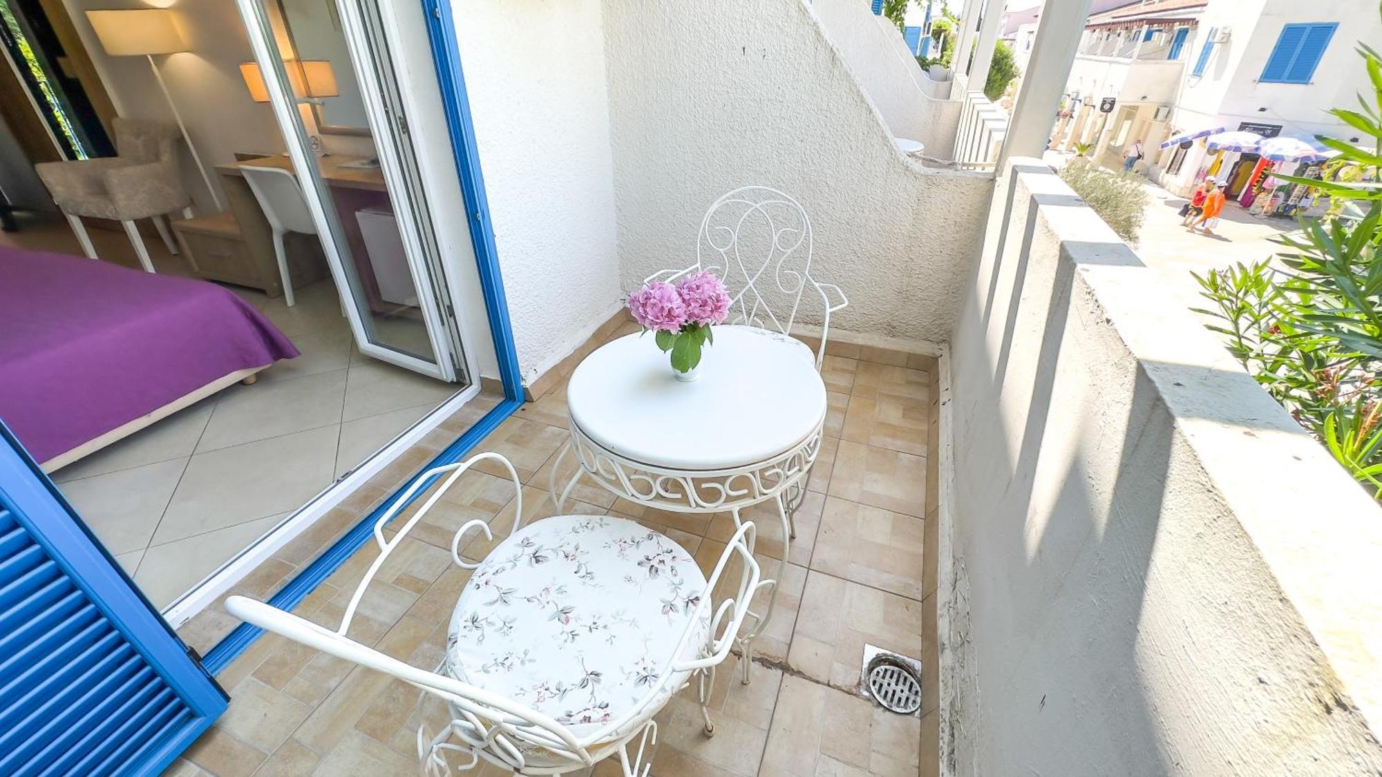 Hotel Slovenska Plaza Standard Budva Buitenkant foto