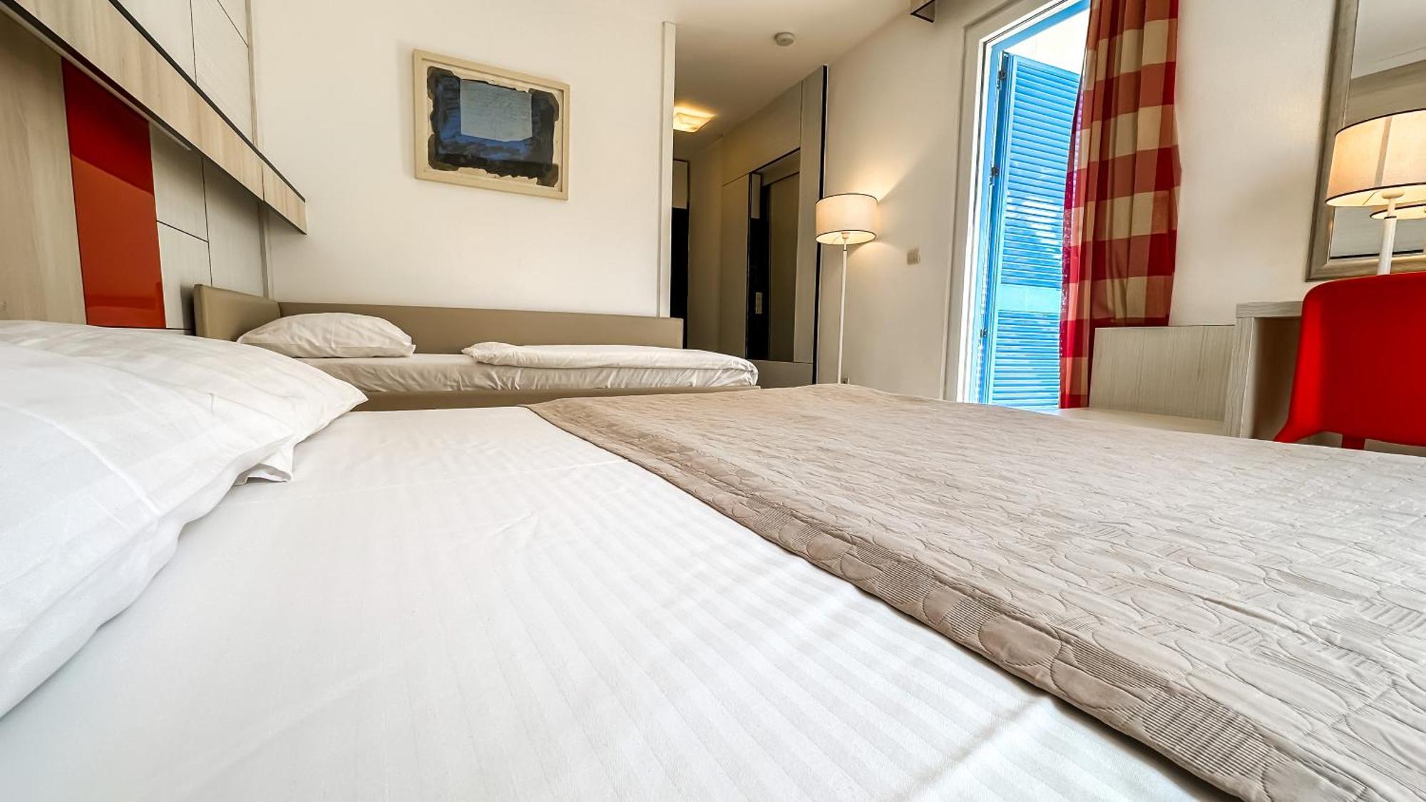 Hotel Slovenska Plaza Standard Budva Buitenkant foto