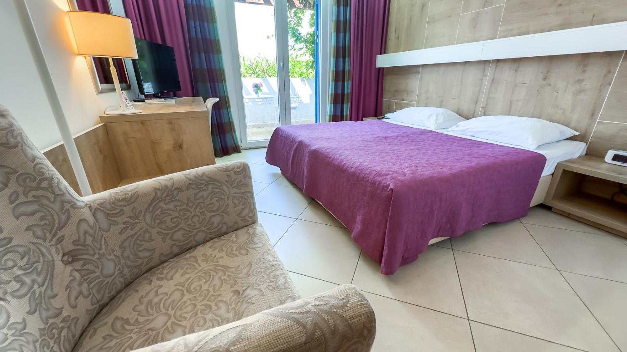 Hotel Slovenska Plaza Standard Budva Buitenkant foto