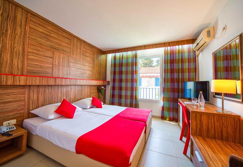 Hotel Slovenska Plaza Standard Budva Buitenkant foto